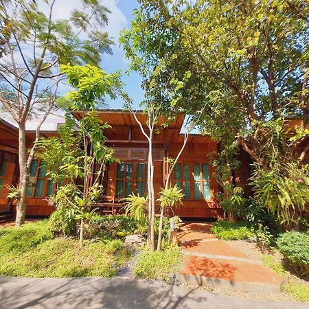 Areeya Phubeach Resort Wooden House Ban Chong Phli Extérieur photo