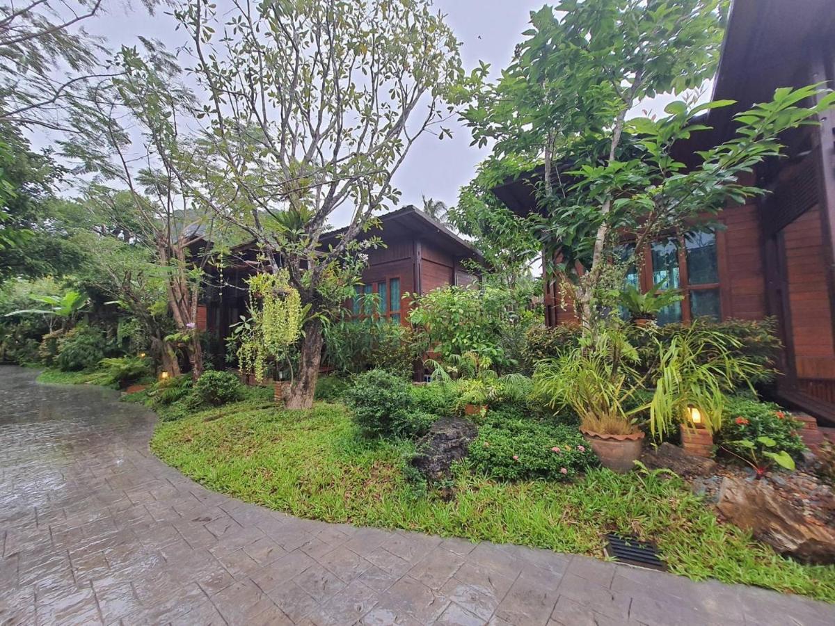 Areeya Phubeach Resort Wooden House Ban Chong Phli Extérieur photo